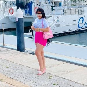 Meet your Posher, Claudia